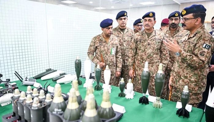 فیلڈ مارشل سید عاصم منیر کا دفاعی صنعتی کمپلیکس پی او ایف واہ کا دورہ