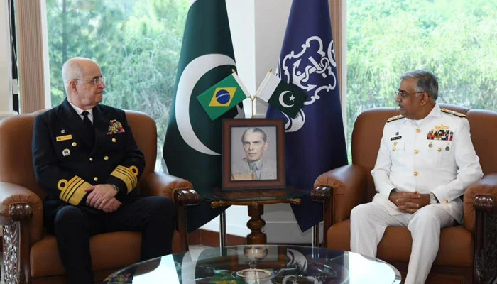 سربراہ پاک بحریہ ایڈمرل نوید اشرف سے برازیل کے اعلیٰ سطح وفد کی ملاقات۔فوٹو: آئی ایس پی آر